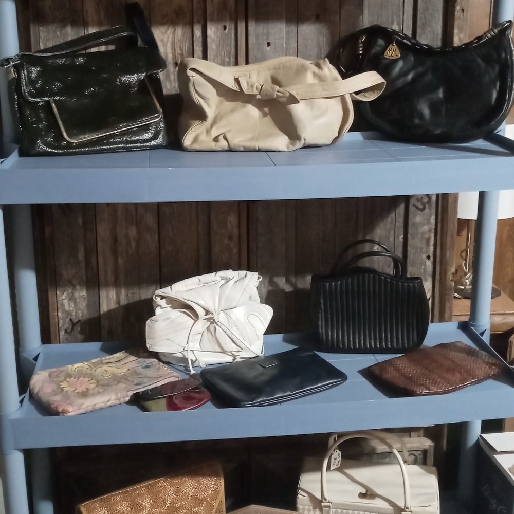 11 VINTAGE PURSE'S